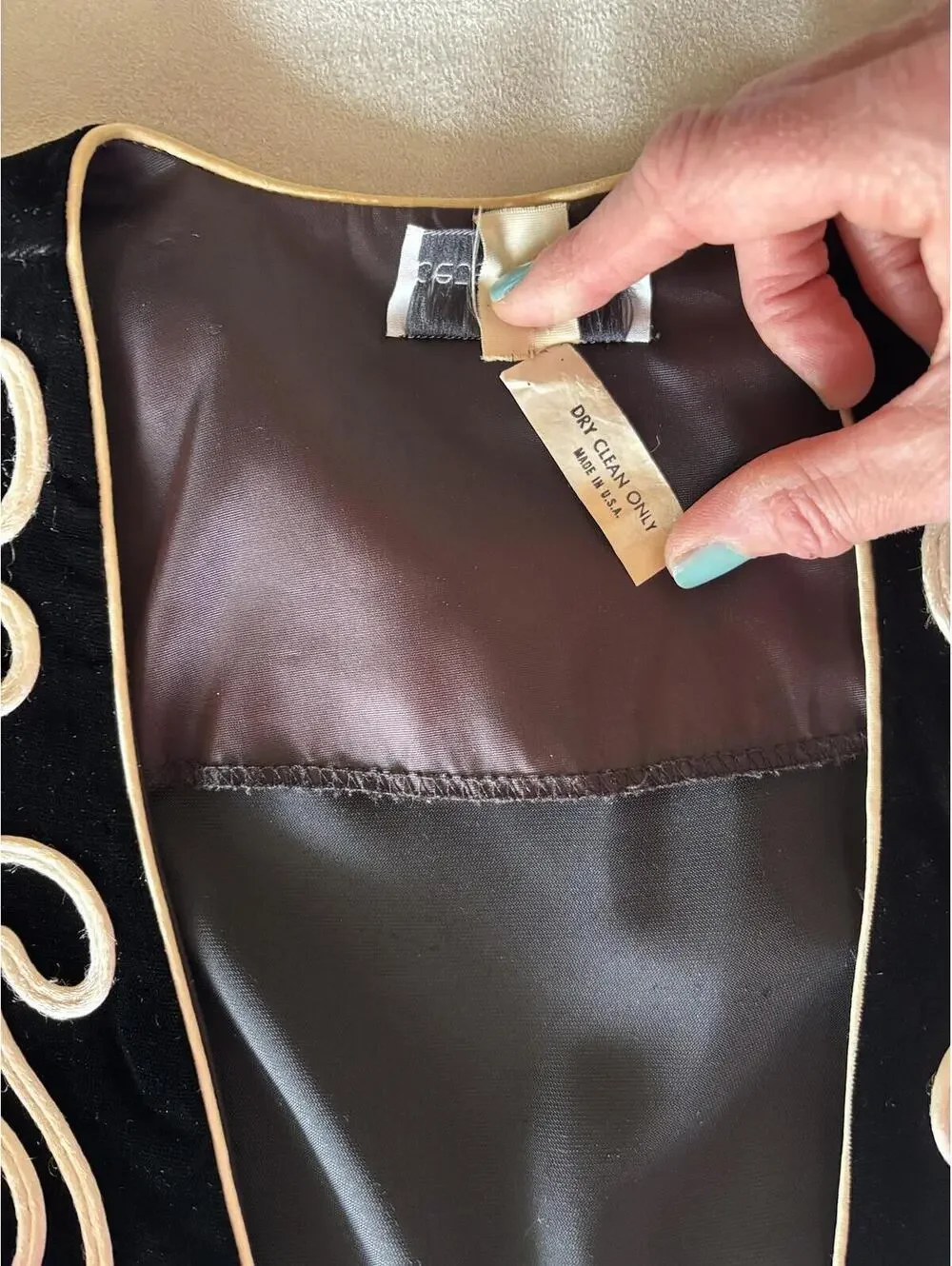 Vintage Black Velvet Jacket with White Embroidered Detail - Picture 6 of 9